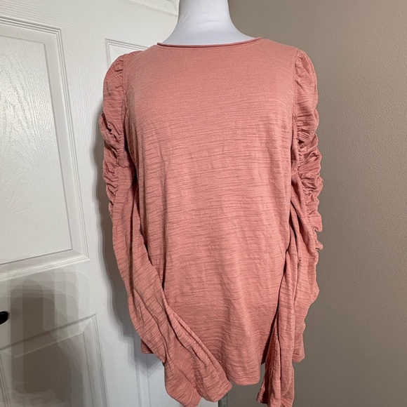 WE THE FREE NATASHA Puffed Shoulder Ruched long sleeve top in Blush Size XL - Picture 2 of 5